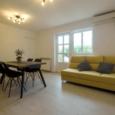 Russo - On The * Trogir